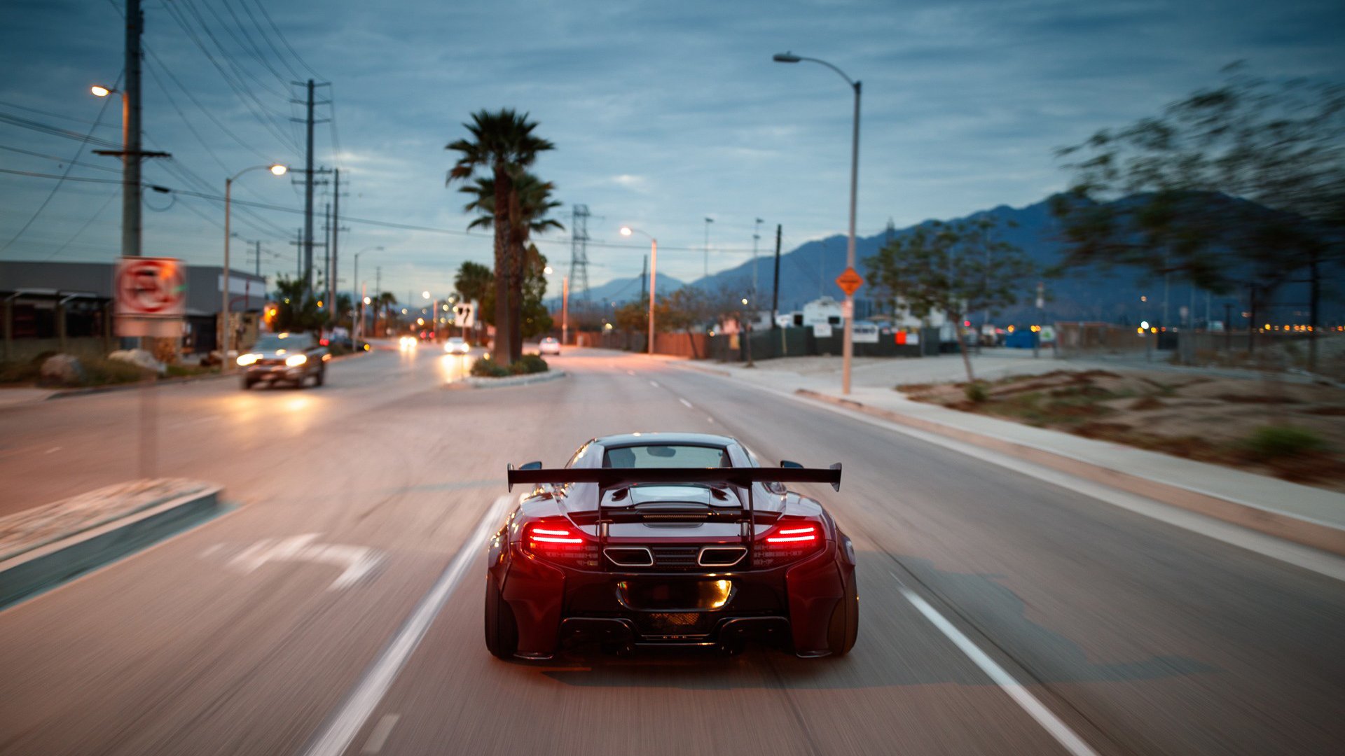 “法甲战局紧张,豪门奋力争夺最高荣誉”,法甲豪门宣布全队停薪