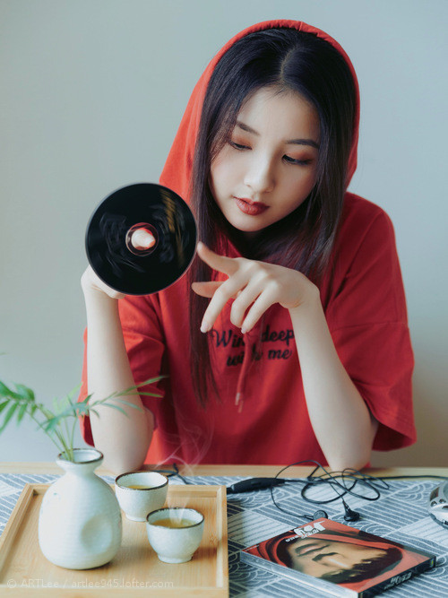 意大利柔道选手在男子比赛中获得铜牌，巴西柔道大师